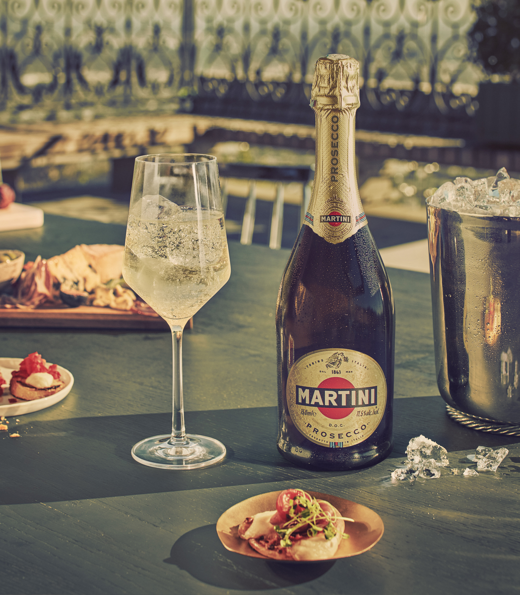 MARTINI Prosecco Sparkling Wine, 11.5% ABV, - 750ml