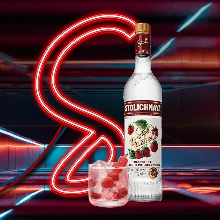 Stoli Raspberry Cosmopolitan Stolichnaya - Vodka Raspberry - 750ml – the DRINKSHOP SA